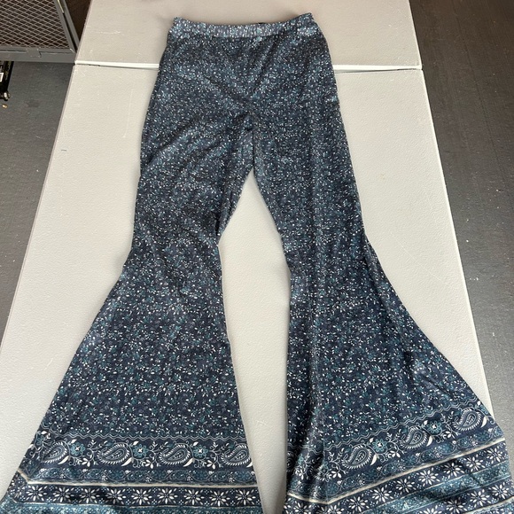 NATURAL LIFE Pants - Natural Life Blue Floral Pants